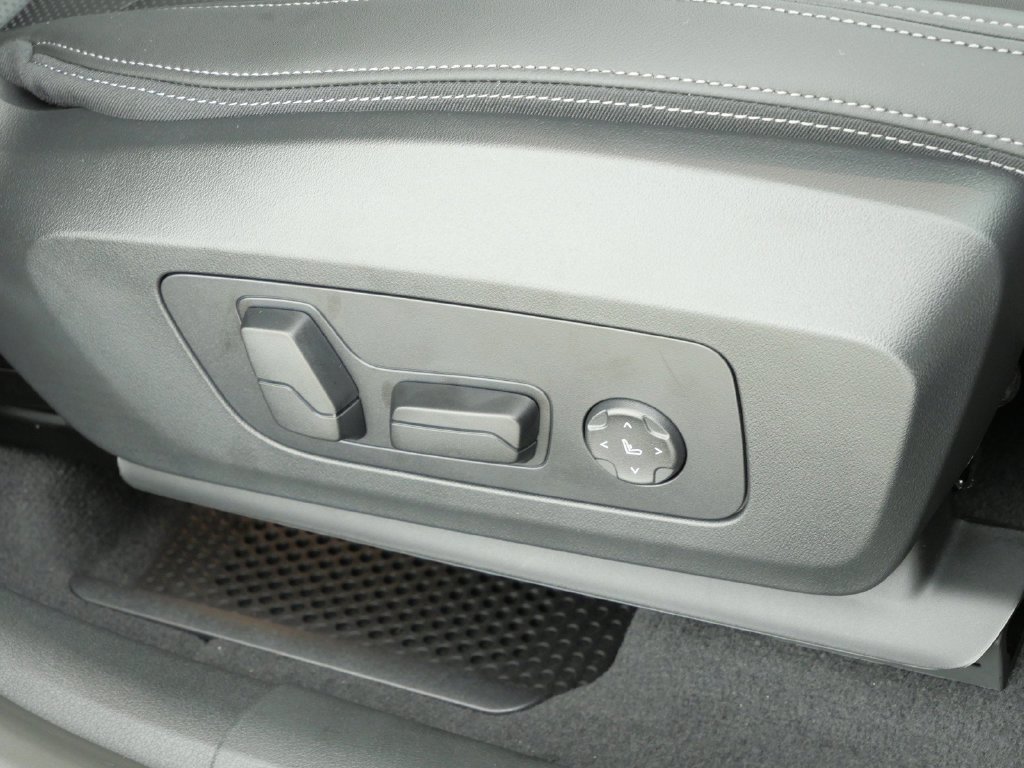 New 2027 Dune Grey Metallic BMW xDrive28i image 22