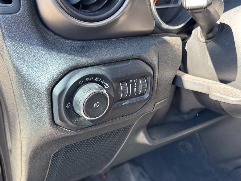 Used 2018 Crystal Metallic Jeep Unlimited Sport S image 11