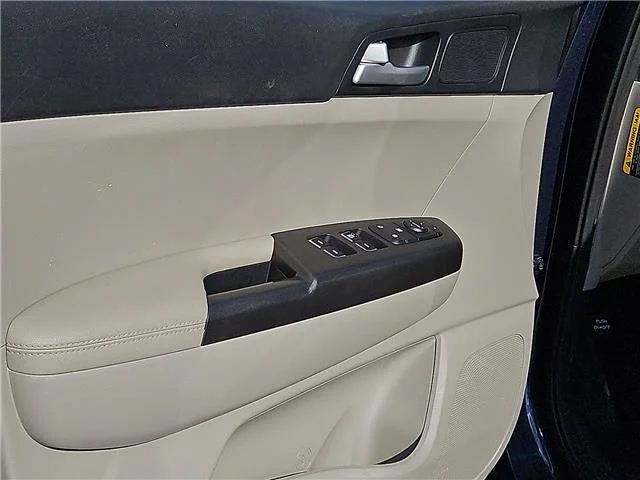 Used 2022 Sparkling Silver KIA LX Front-wheel Drive image 12
