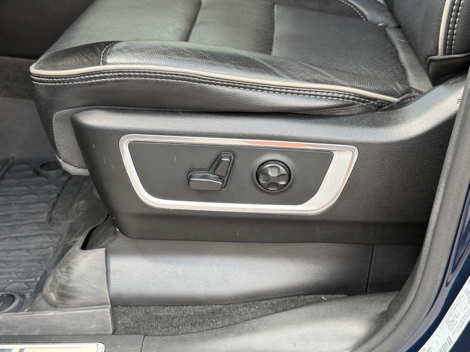 Used 2020 Patriot Blue Pearlcoat Ram Laramie image 14