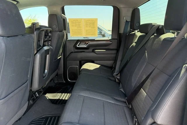 Used 2025 Summit White Chevrolet LT image 27
