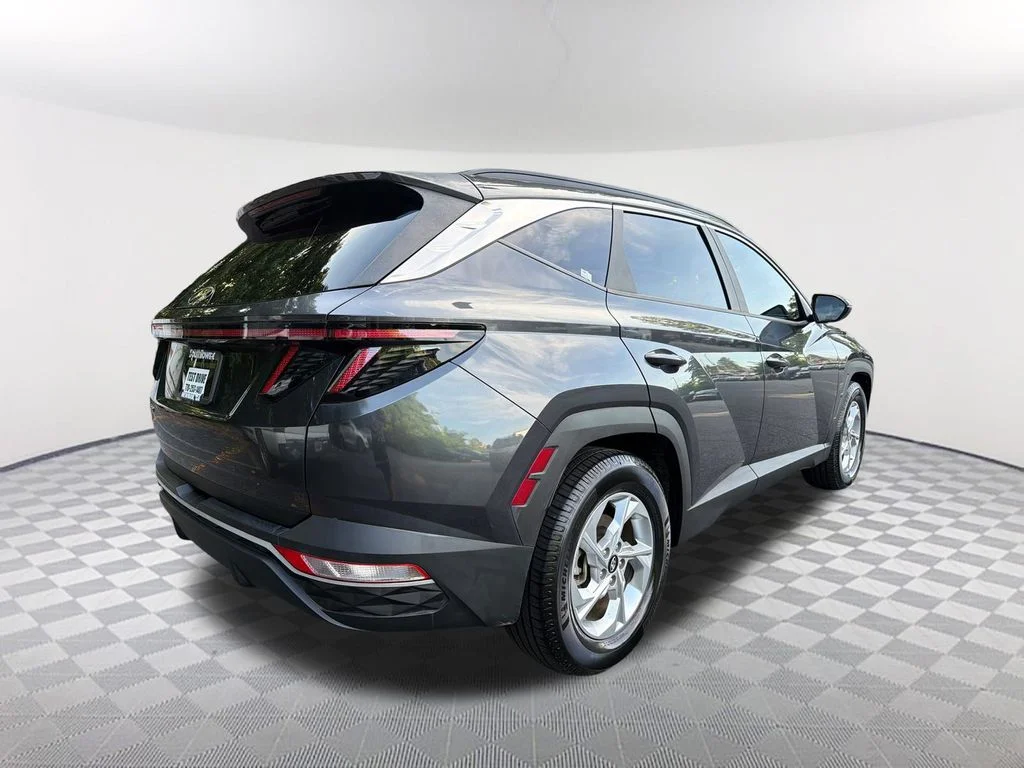 Used 2022 Gray Hyundai SEL image 5