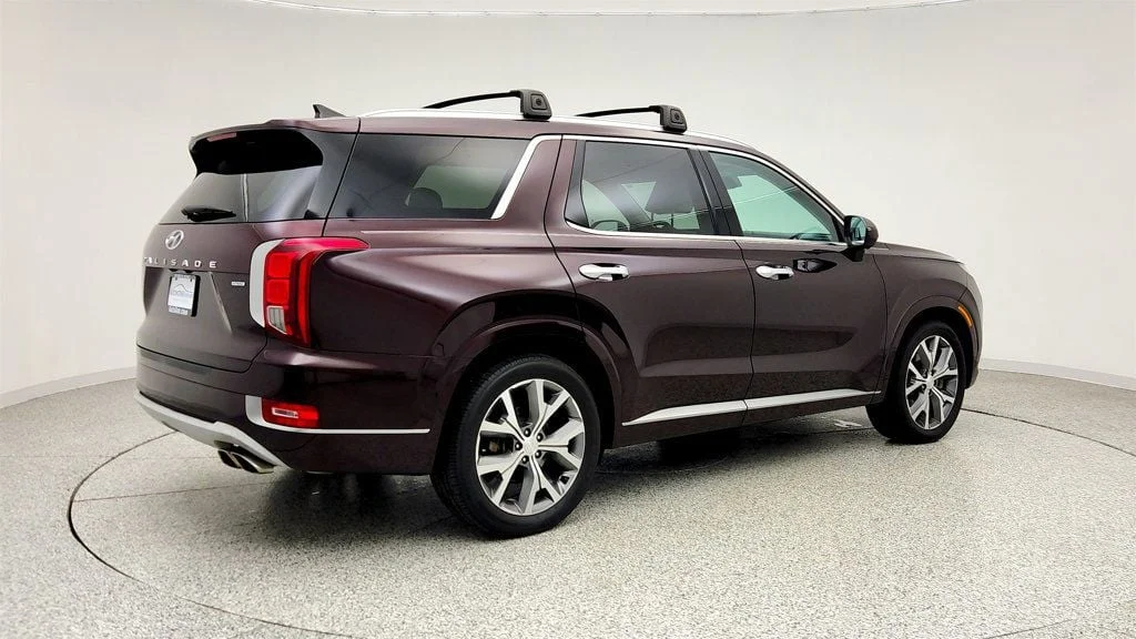 Used 2022 Sierra Burgundy Hyundai Limited AWD image 5