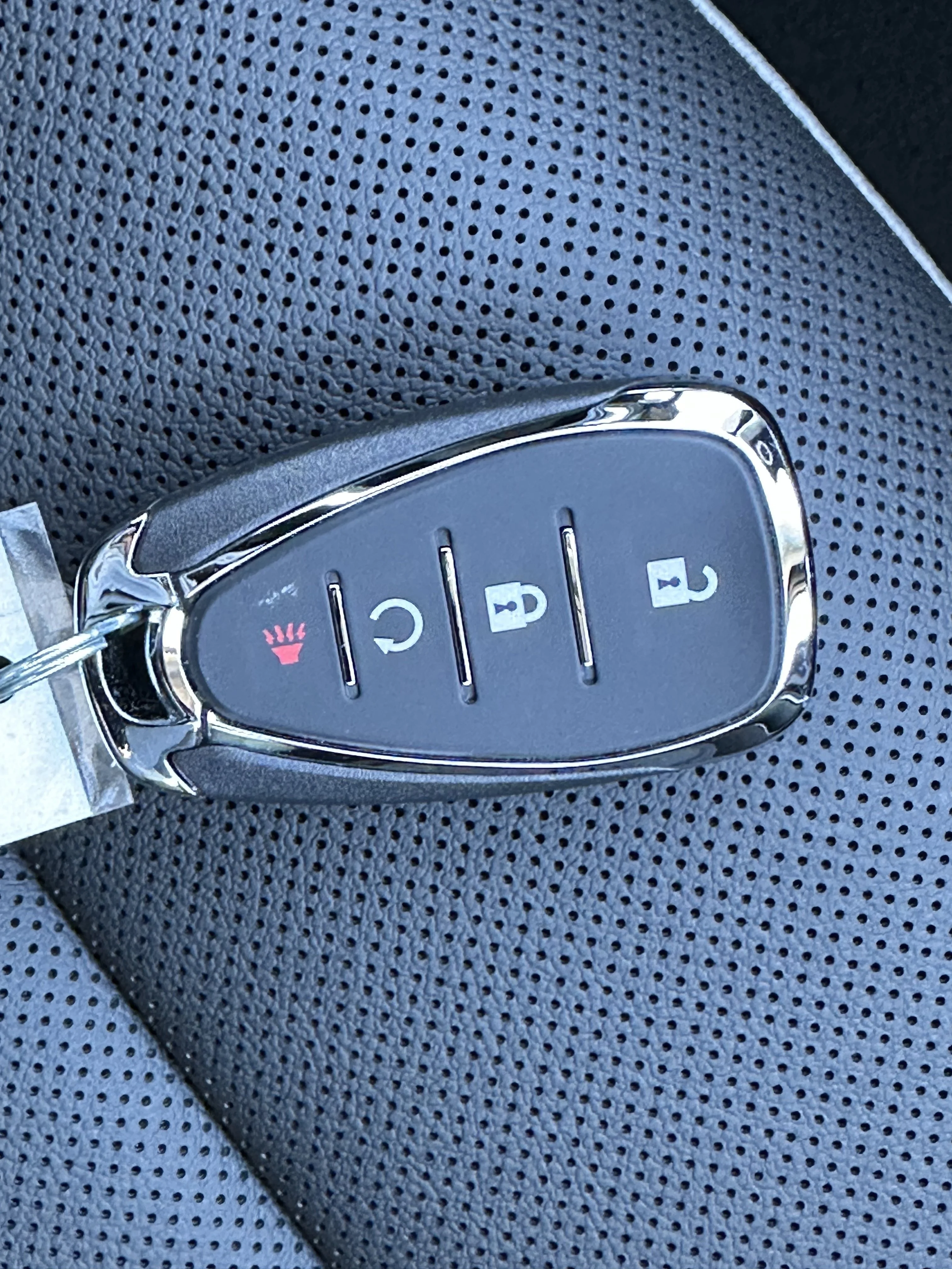 New 2026 Mosaic Black Metallic Chevrolet ACTIV image 28