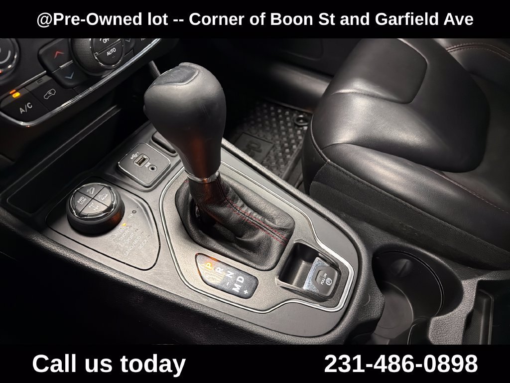 Used 2019 Beige Jeep Trailhawk image 27