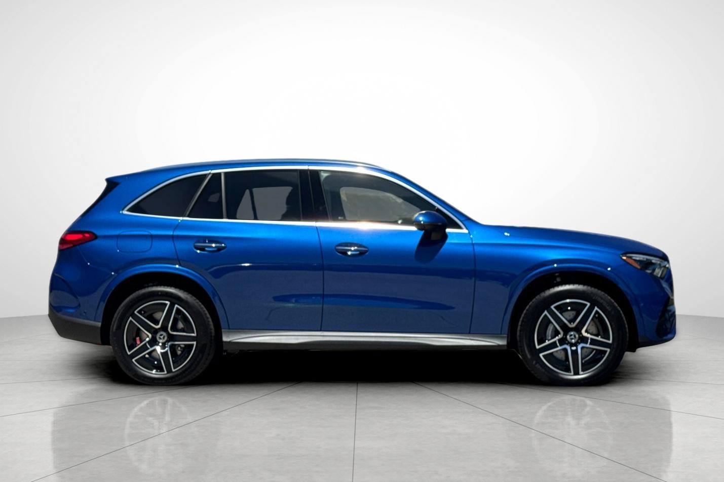 New 2027 Starling Blue Metallic Mercedes-Benz GLC 350e image 32