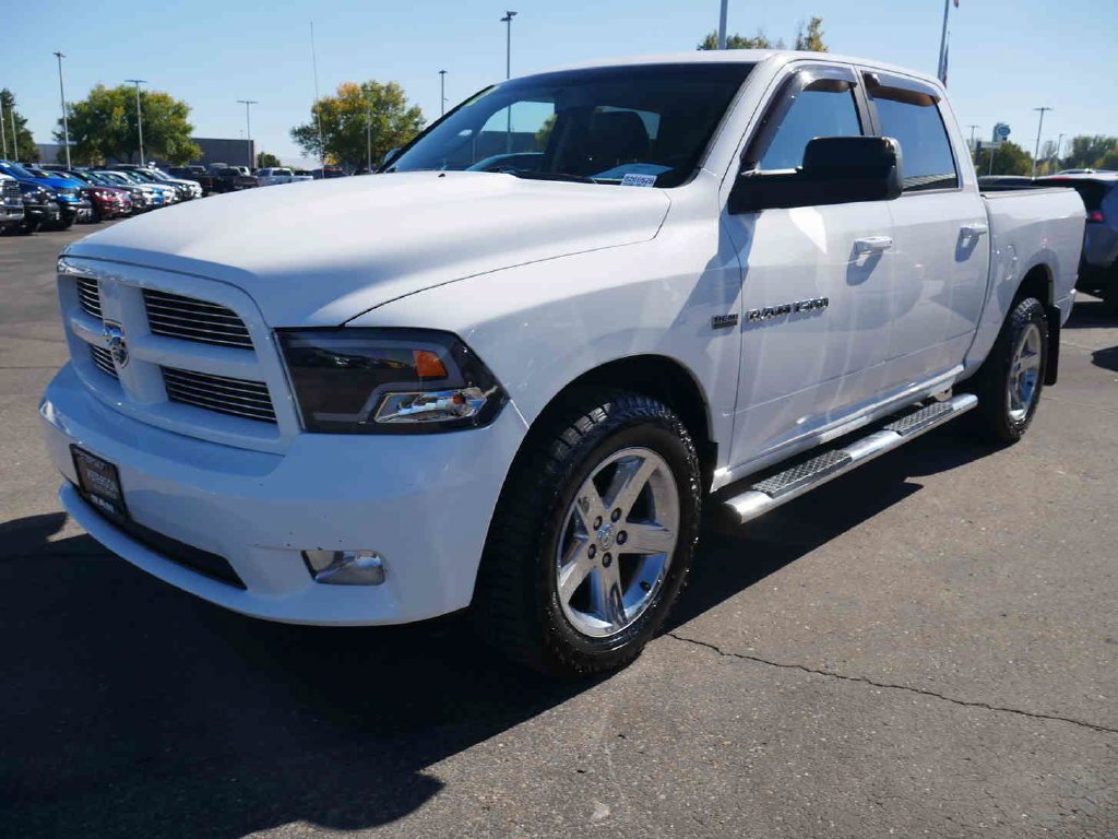 Used 2012 White Ram Sport image 3