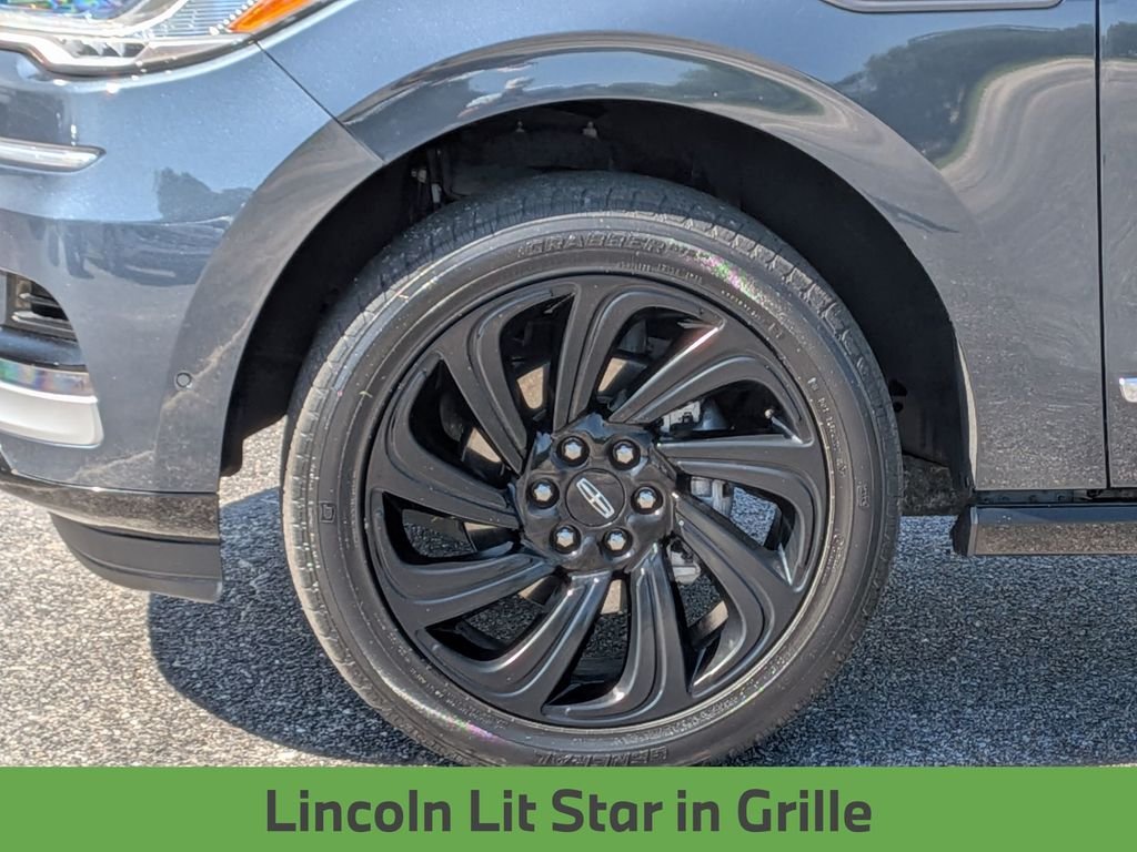 Used 2024 Blue Lincoln Reserve image 12