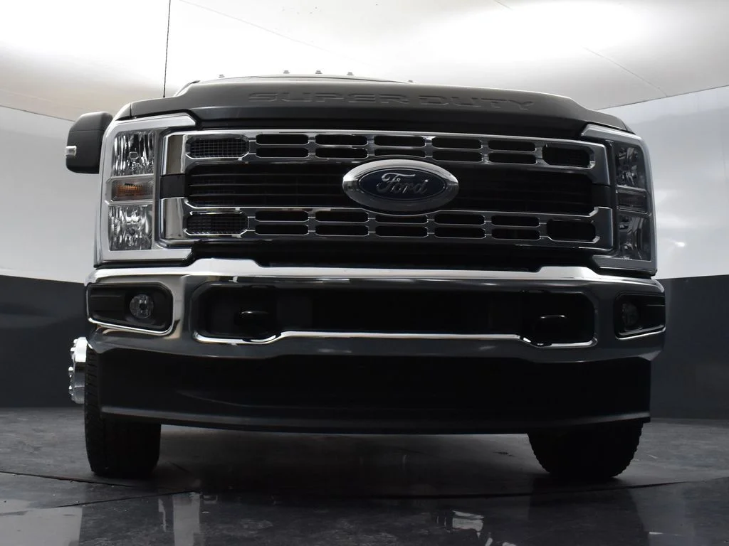 2026 Ford F-350 Super Duty Chassis Cab XLT - Photo 26