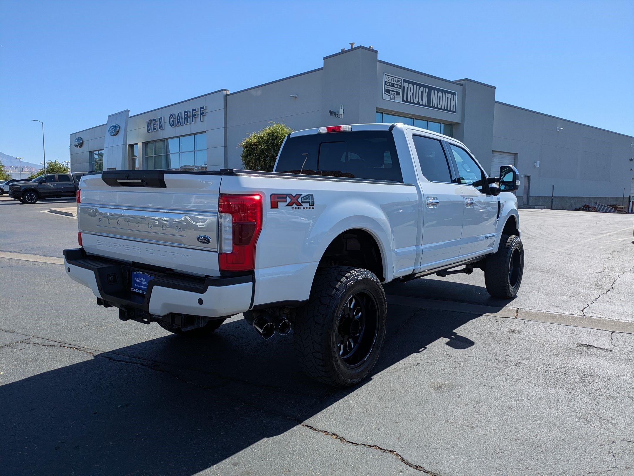 Used 2019 White Platinum Clearcoat Metallic Ford Platinum image 3