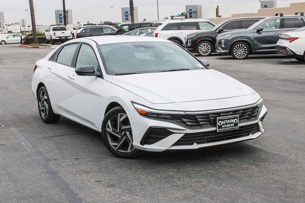 Certified Used 2025 White Hyundai SEL Sport image 2