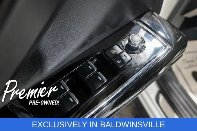 Used 2022 White Mazda Touring Plus image 18