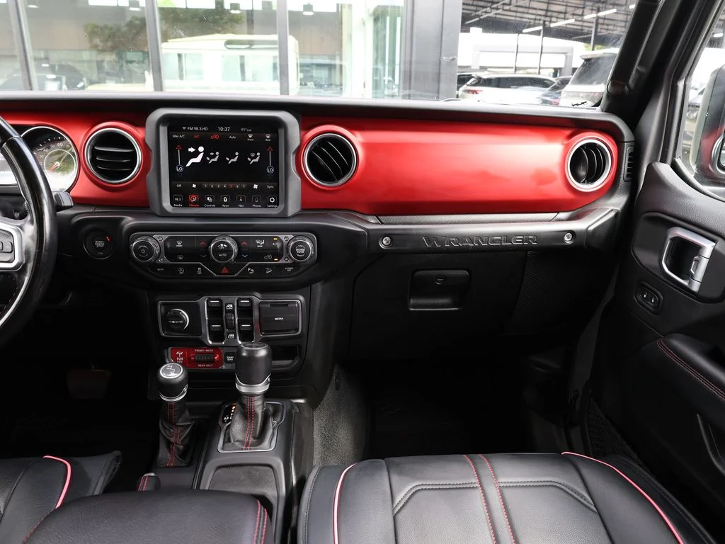 Used 2020 Silver Jeep Unlimited Rubicon image 21