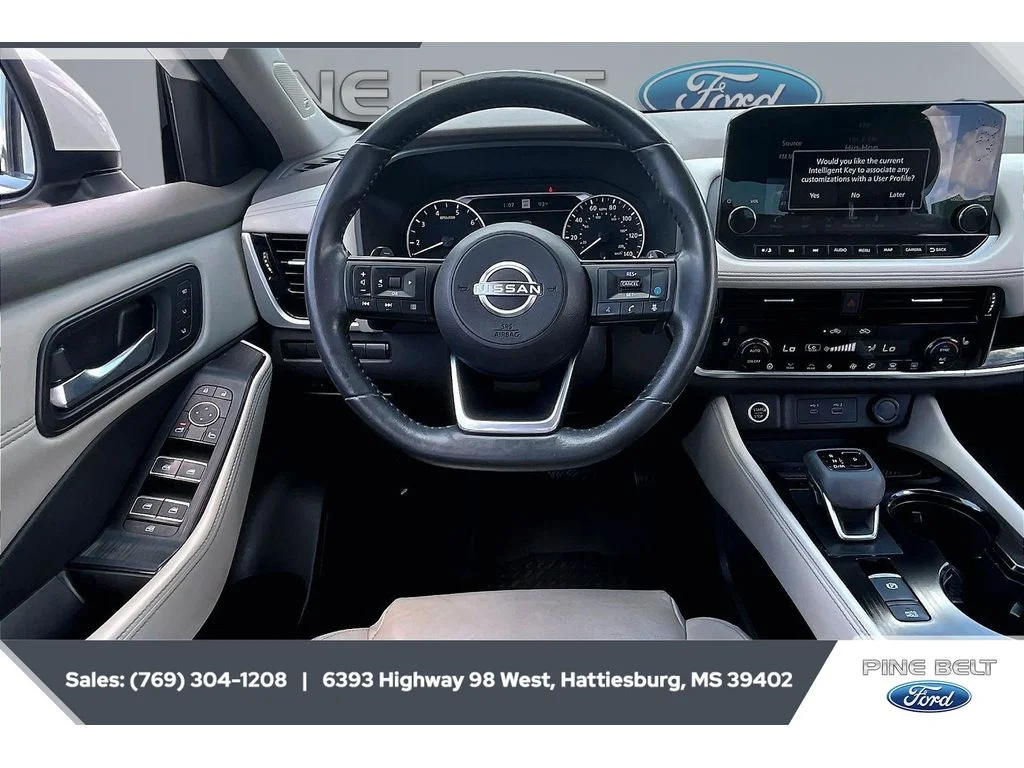 Used 2023 Pearl White Tricoat Nissan SL image 5