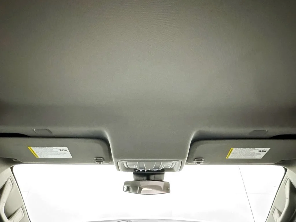 Used 2024 Summit White Chevrolet LT image 17