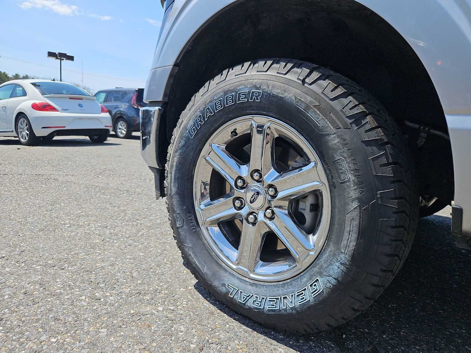 Used 2024 Iconic Silver Ford XLT image 11