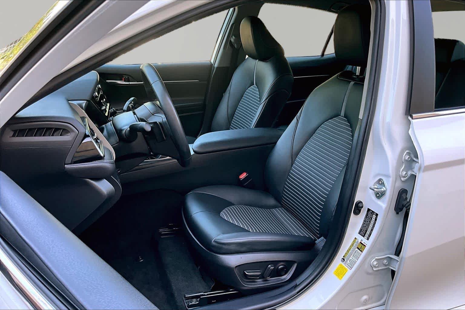 Used 2022 White Toyota SE image 8
