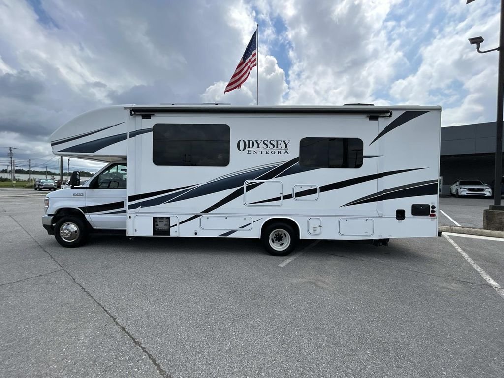 Used 2025 Oxford White Ford Base image 7