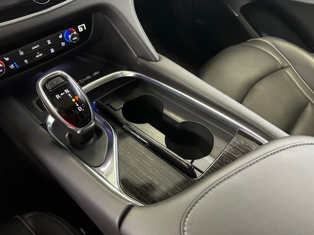 Used 2021 White Frost Tricoat Buick Avenir image 19