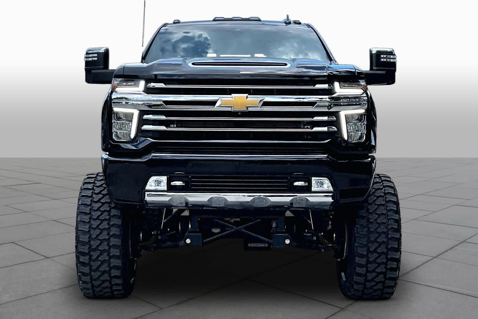 Used 2022 Mosaic Black Metallic Chevrolet High Country image 4