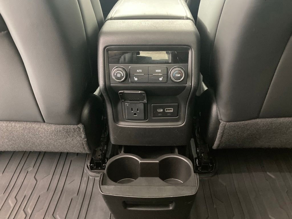 Used 2021 WHITE FROST TRICOAT GMC Denali image 19