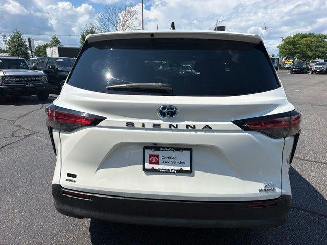 Certified Used 2021 BLIZZARD PEARL Toyota  image 5