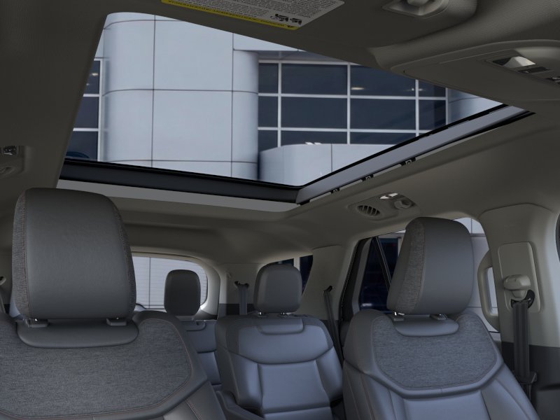 New 2026 Star White Metallic Tri-Coat Ford Active image 79