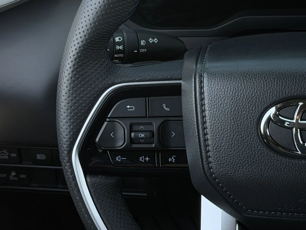 Used 2025 Gray Toyota Platinum image 17