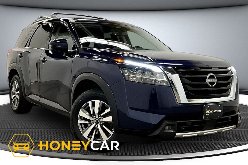 2023 Nissan Pathfinder SL
