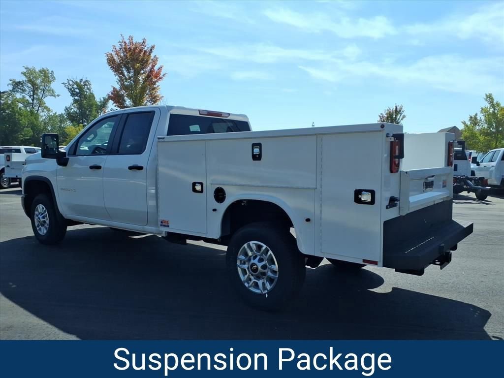 New 2025 Summit White Chevrolet WT image 5