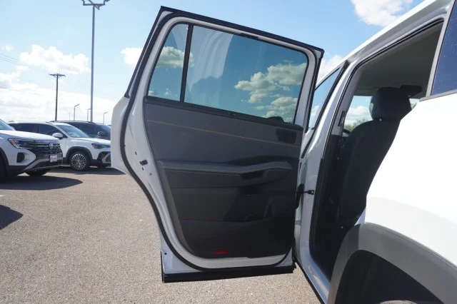 New 2027 Opal White Pearl Volkswagen SE image 19