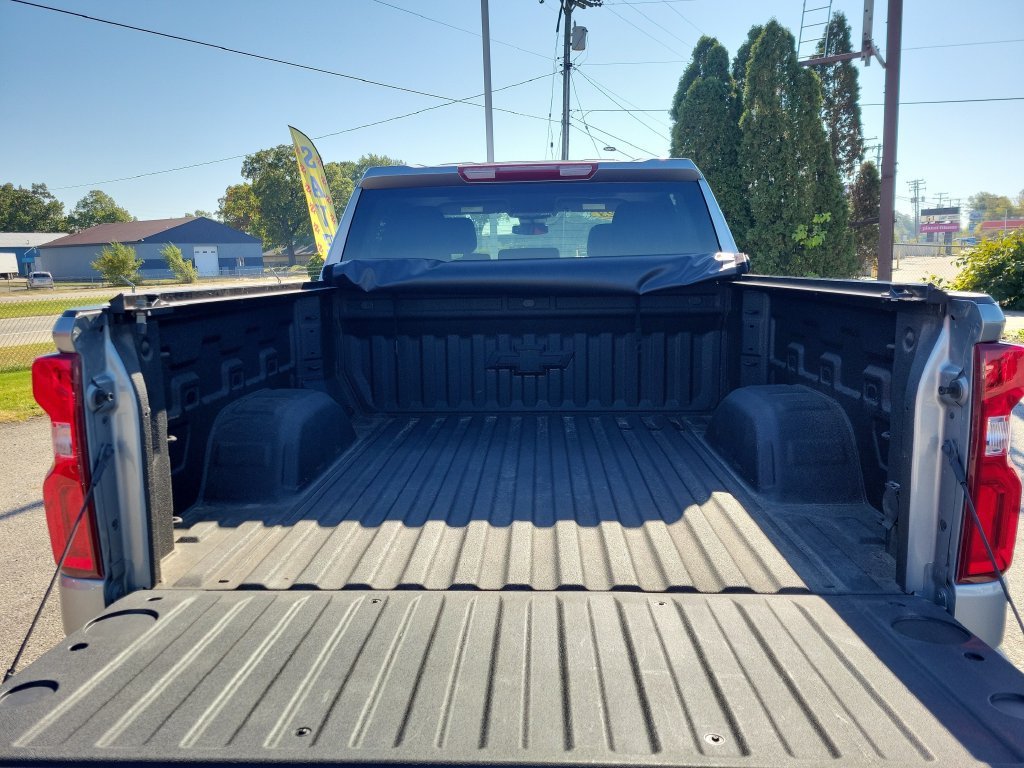 Used 2023 STERLING GRAY METALLIC Chevrolet RST image 8