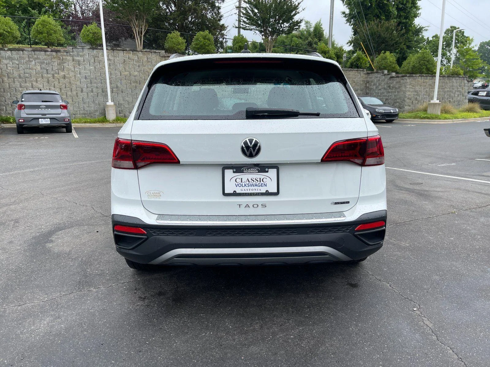 Used 2022 Pure White Volkswagen S image 4