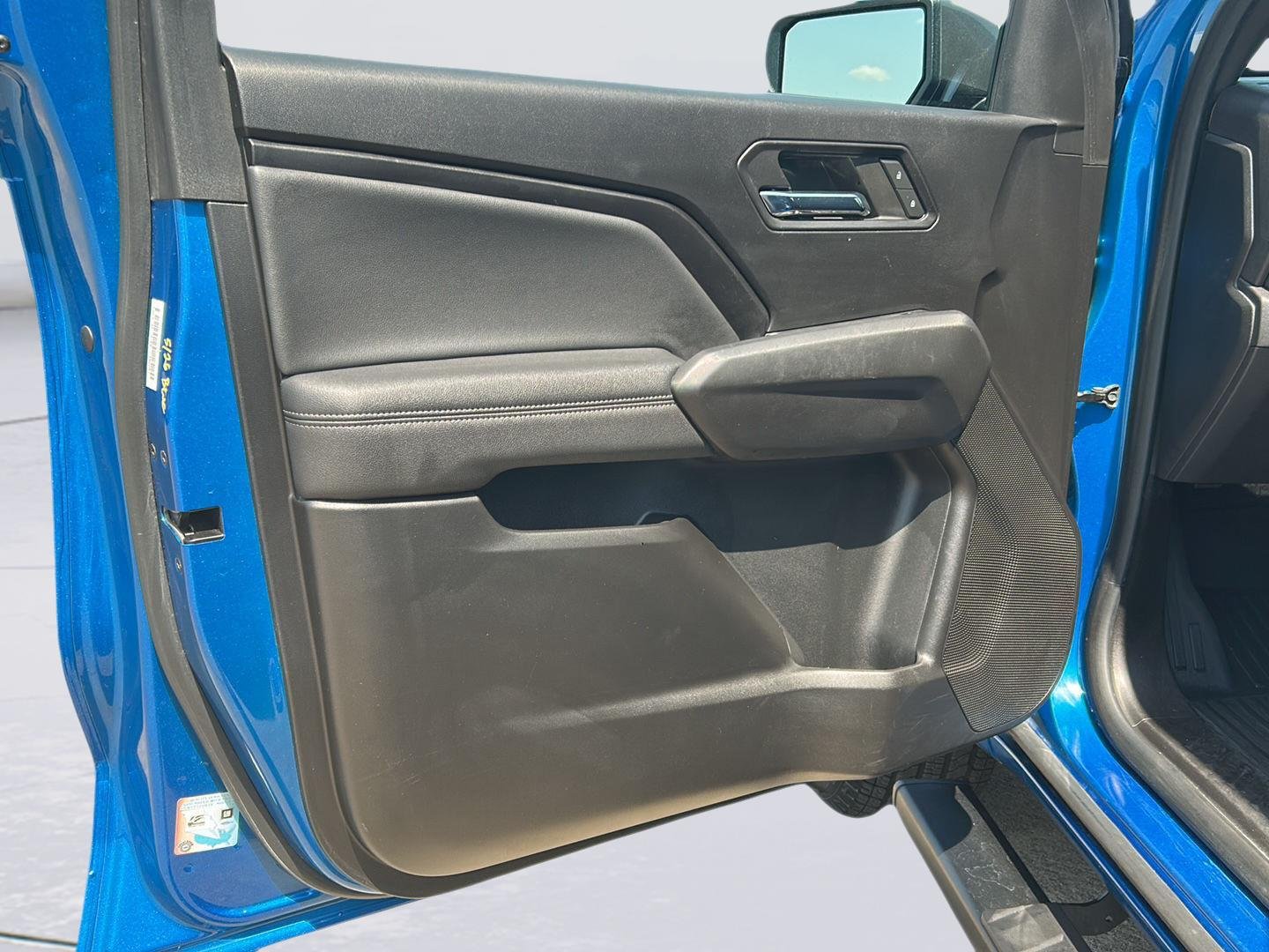 Used 2023 Glacier Blue Metallic Chevrolet 4WD LT image 8