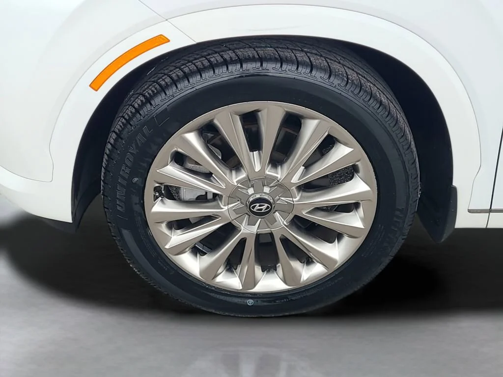 Used 2020 Hyper White Hyundai Limited image 25