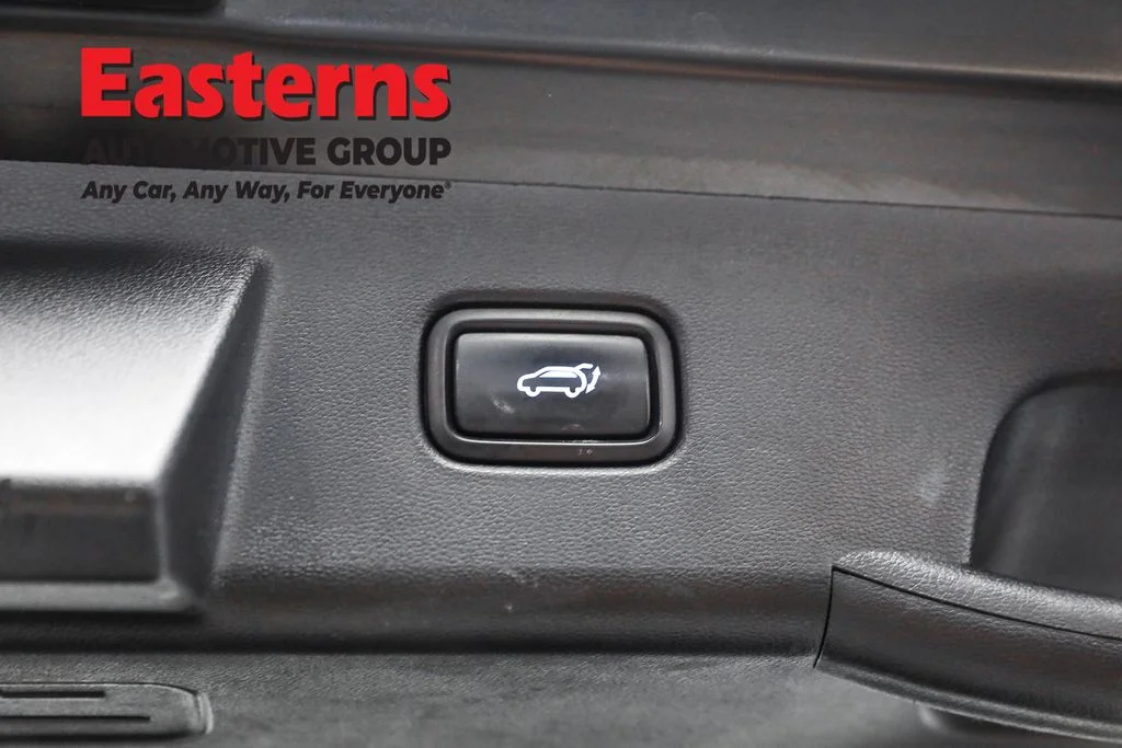 Used 2022 Black Hyundai SEL image 22