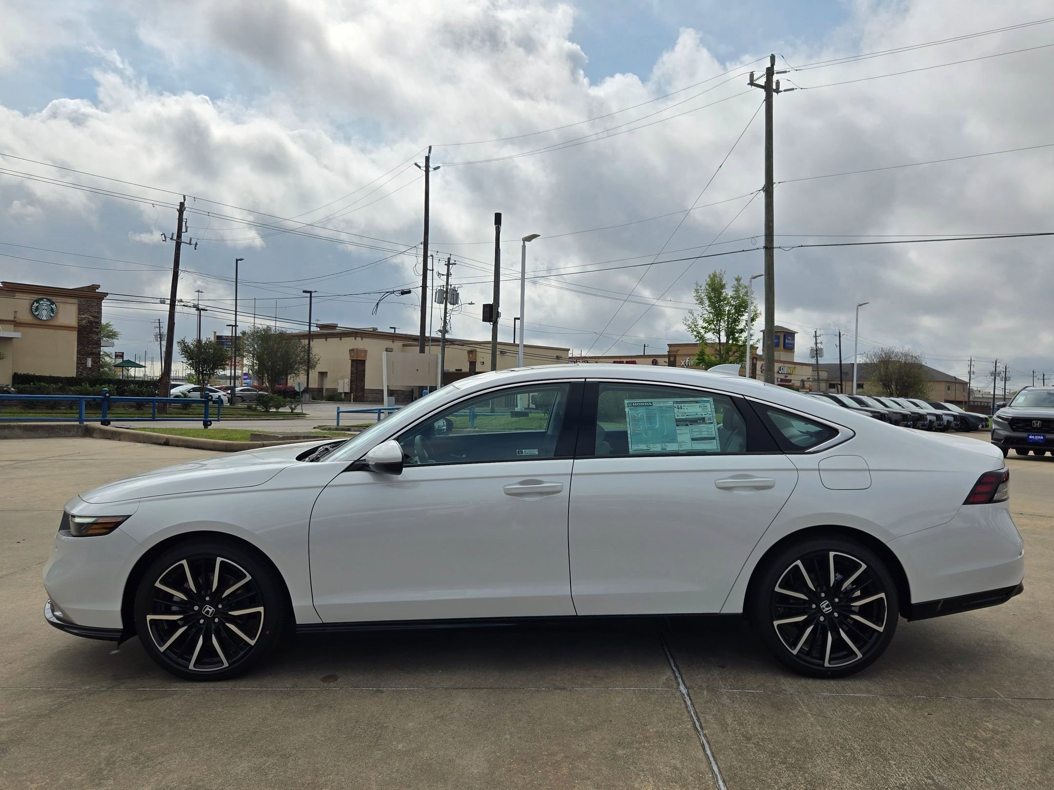 New 2026 Platinum White Pearl Honda Touring image 7