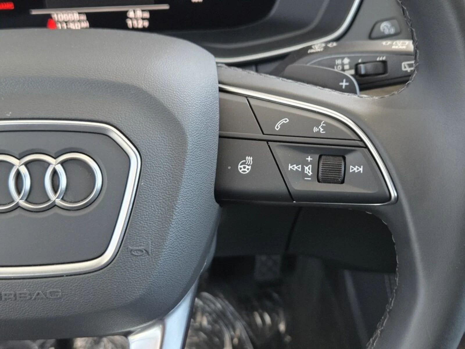 Used 2025 MYTHOS BLACK MET Audi S line Premium Plus image 27