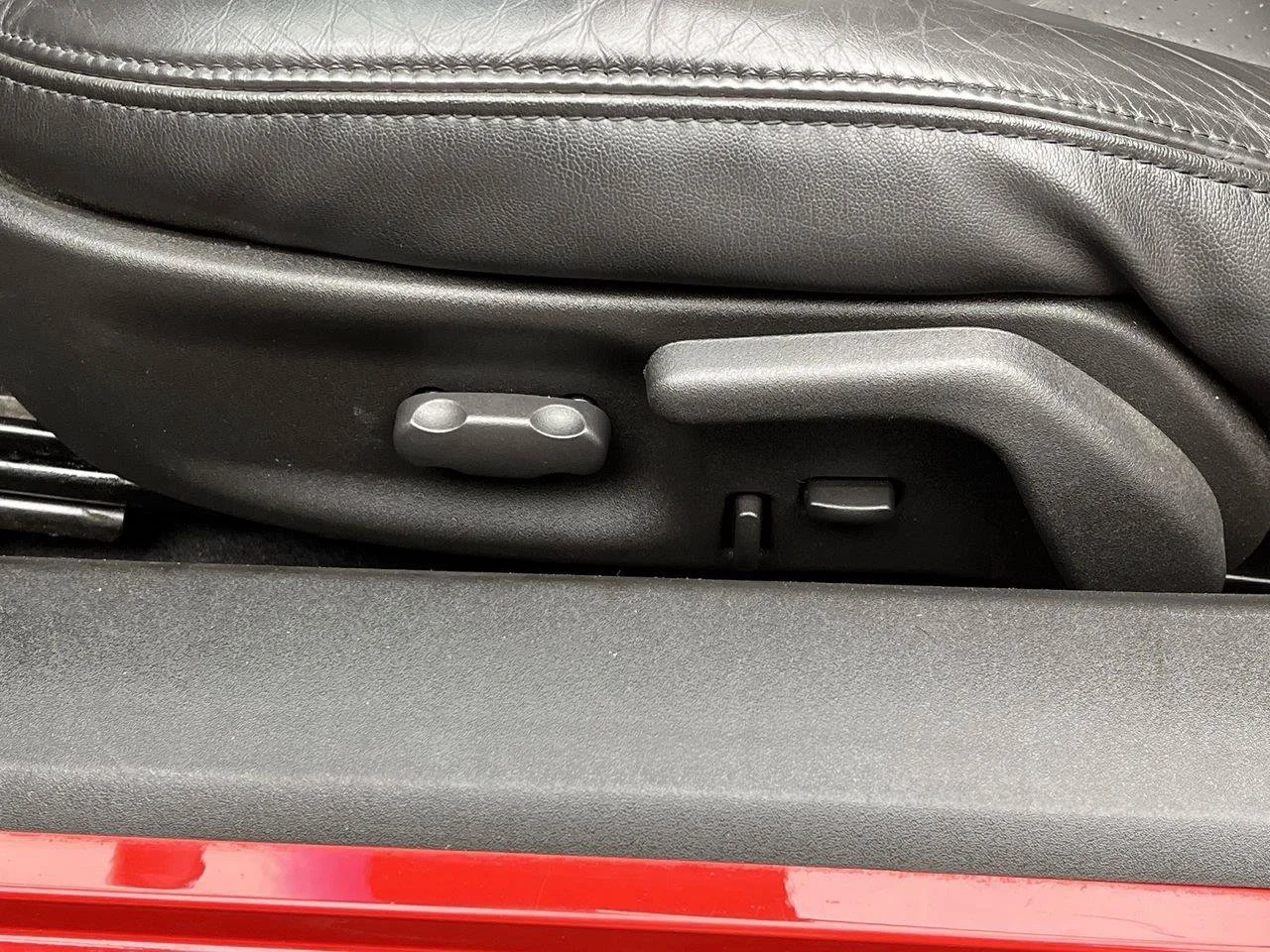 Used 2006 Victory Red Chevrolet  image 10