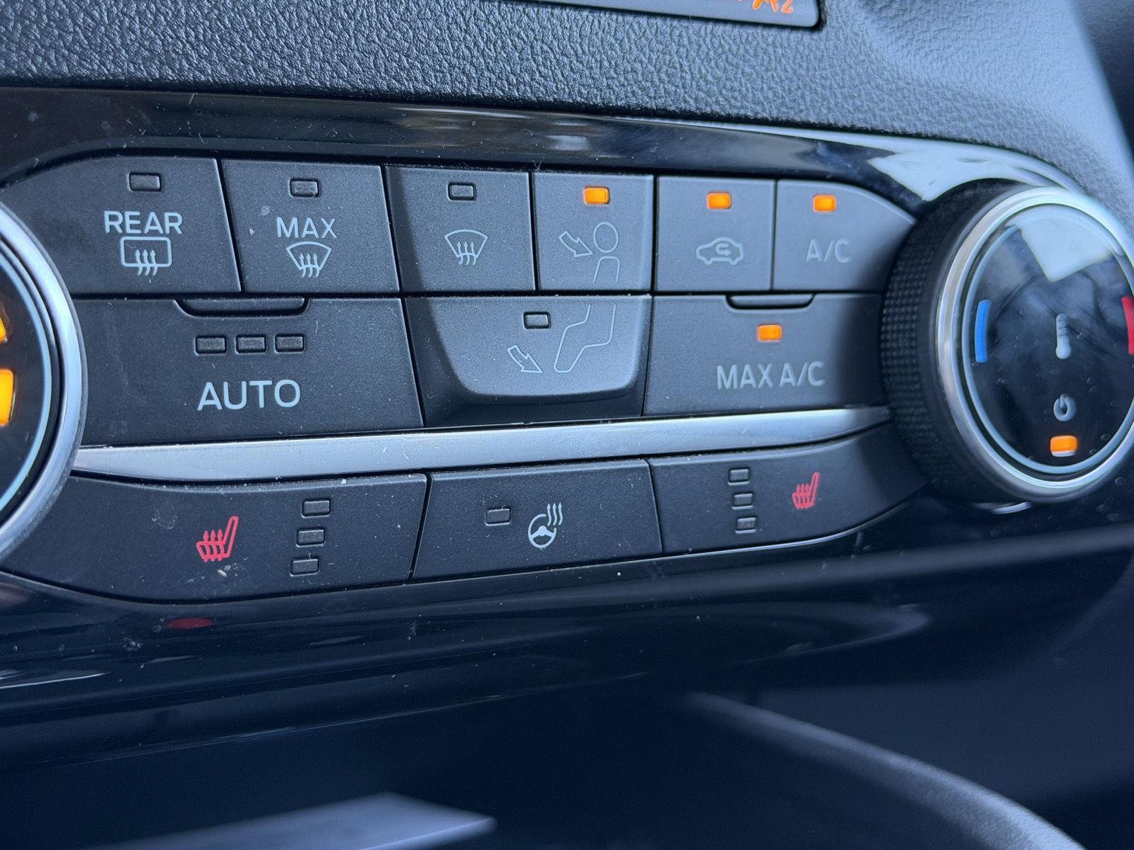 Used 2022 Carbonized Gray Ford SE image 10