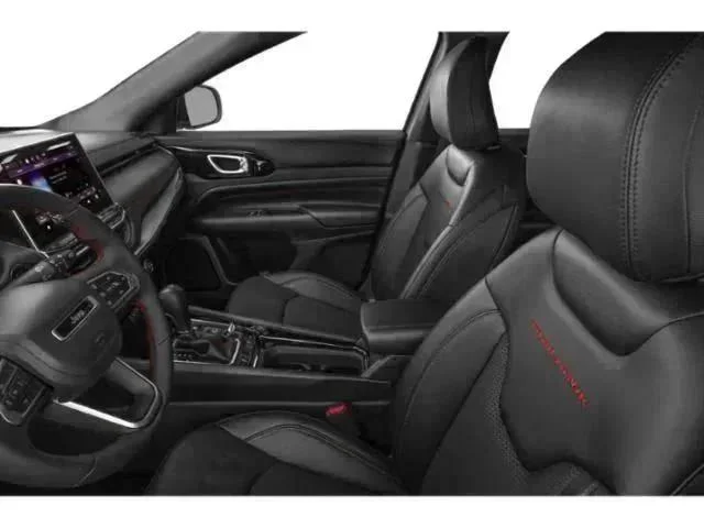 Used 2024 Silver Jeep Trailhawk image 8
