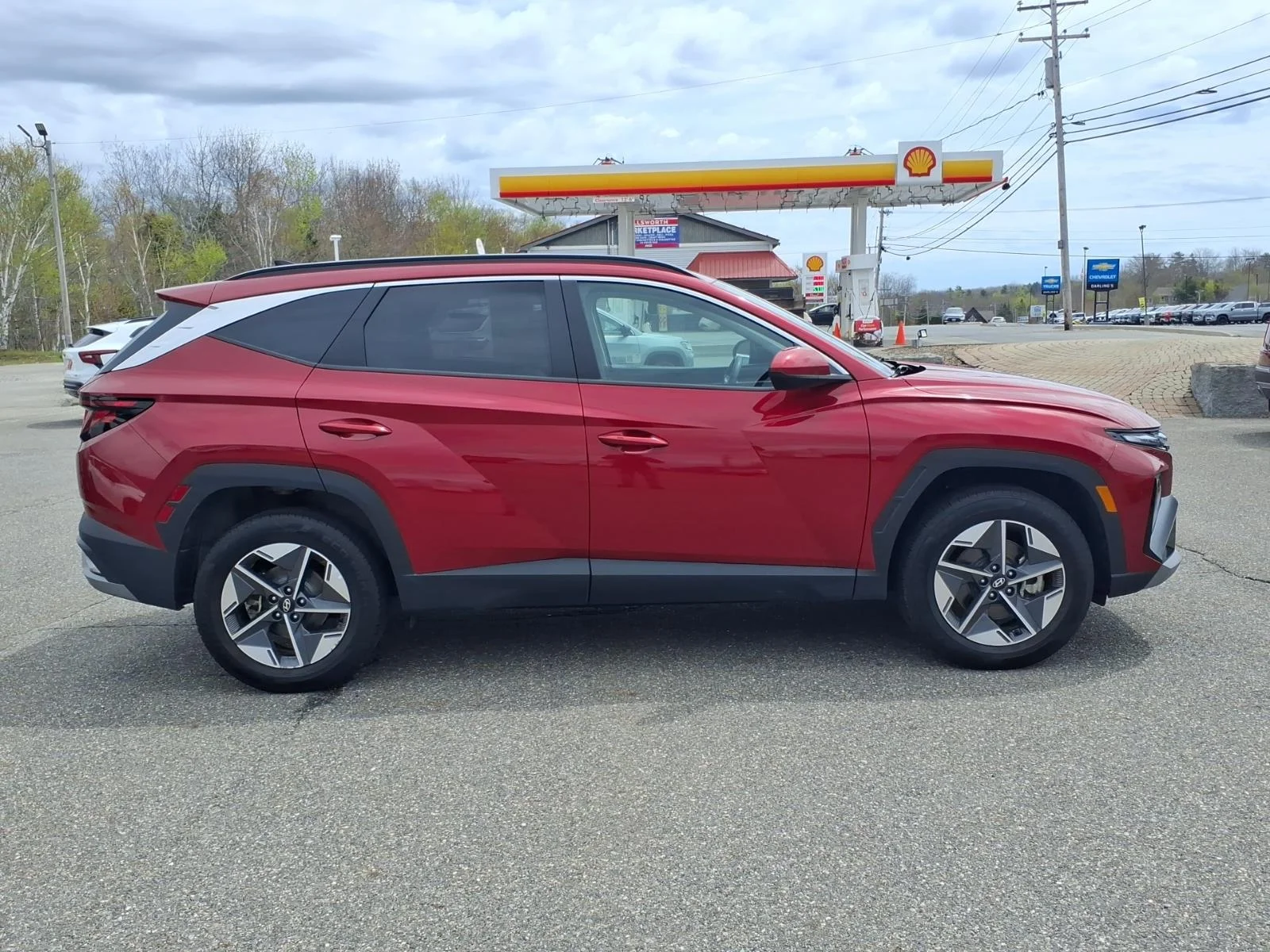 Used 2025 Red Hyundai SEL image 4