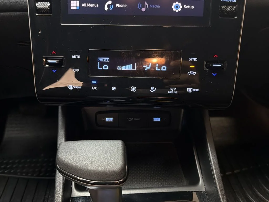 Used 2024 Hampton Gray Hyundai SEL image 19