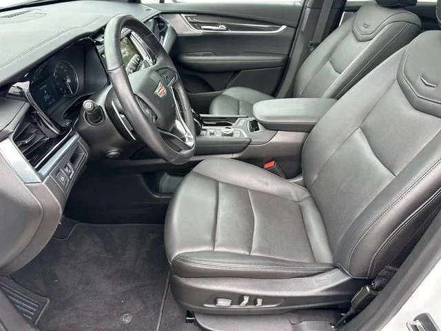 Used 2023 White Cadillac Sport image 19