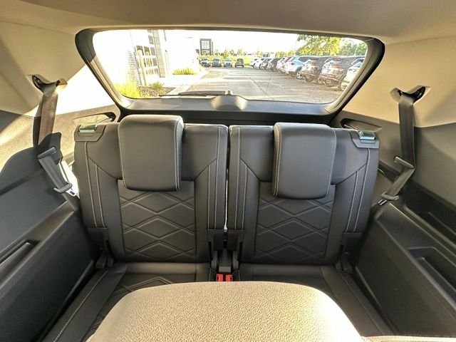 New 2026 Silver Mist Metallic Volkswagen 2.0T SE w/Technology image 30