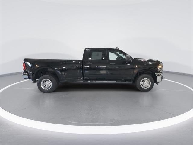 2026 RAM 3500 Tradesman - Photo 9