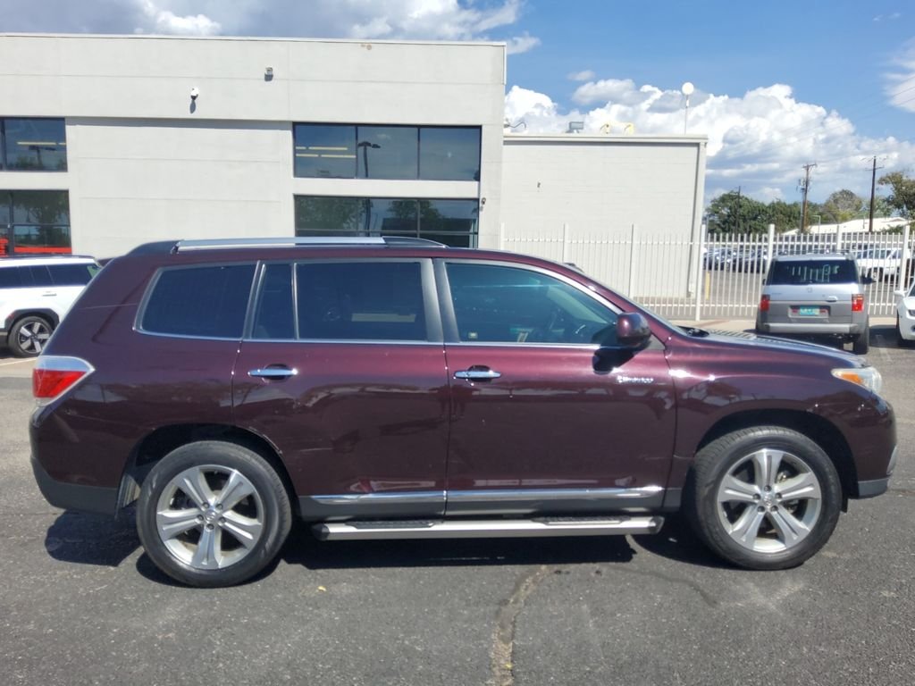 Used 2012 Red Toyota Limited image 28