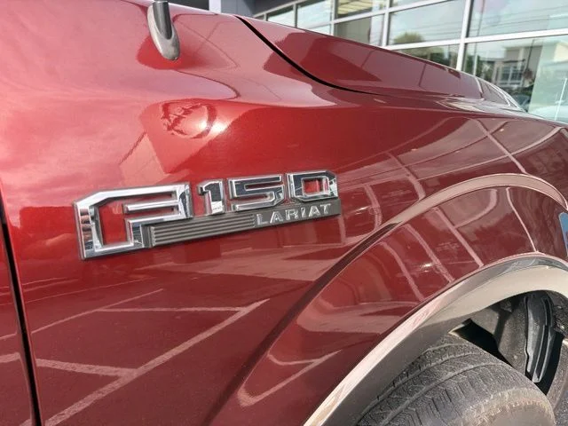 Used 2017  Ford Lariat image 10