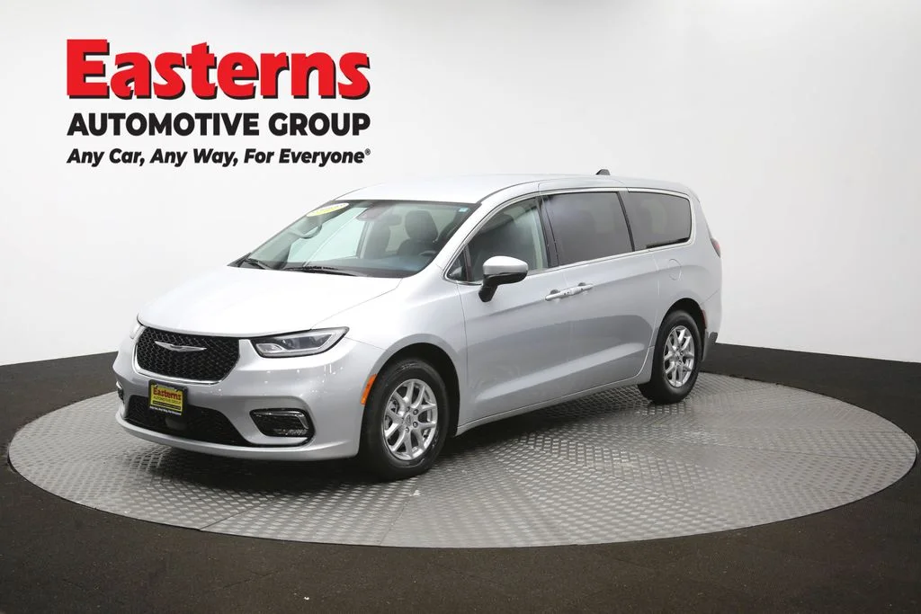 Used 2023 Silver Chrysler Touring L image 58
