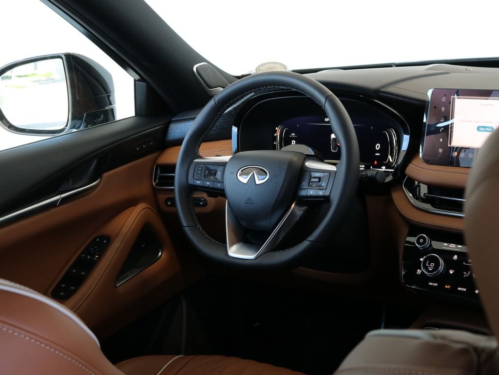 New 2027 2T RAD WHT INFINITI Autograph AWD image 45